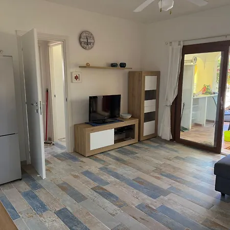 Confortevole Trilocale Con Ampio Patio, Mirice - Lägenhet