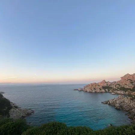 Confortevole Trilocale Con Ampio Patio, Mirice - * Vignola Mare