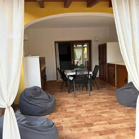 Confortevole Trilocale Con Ampio Patio, Mirice -