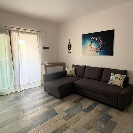 Confortevole Trilocale Con Ampio Patio, Mirice - *