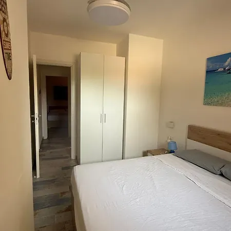 Confortevole Trilocale Con Ampio Patio, Mirice - Apartment *
