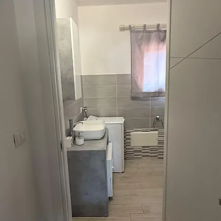 Confortevole Trilocale Con Ampio Patio, Mirice - * Vignola Mare